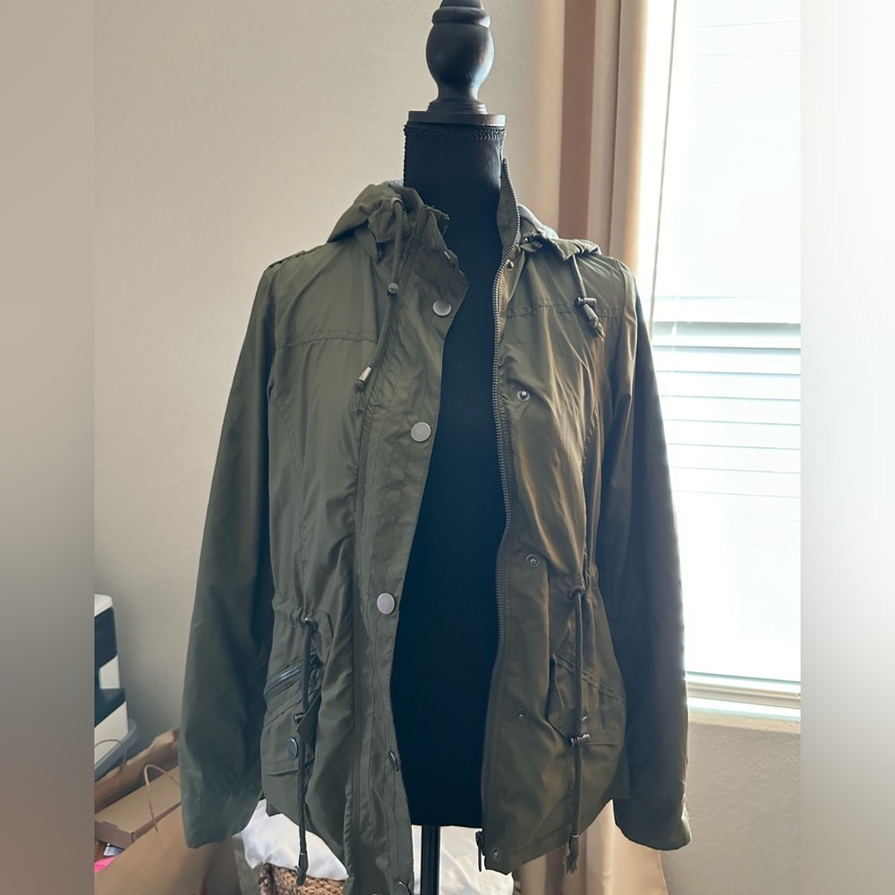 YMI - Rain jacket with removable hoodie.